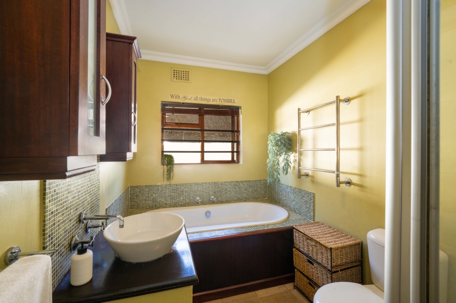 5 Bedroom Property for Sale in Langerug Western Cape